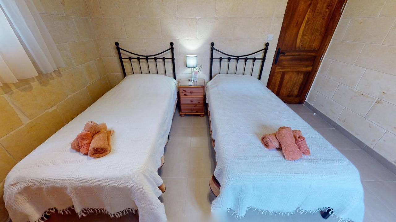 Qala Bed&Breakfast With Swimming Pool - Il-Wenniessa Eksteriør billede