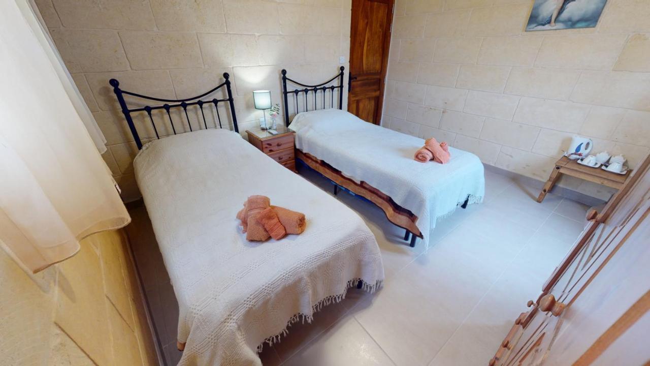 Qala Bed&Breakfast With Swimming Pool - Il-Wenniessa Eksteriør billede